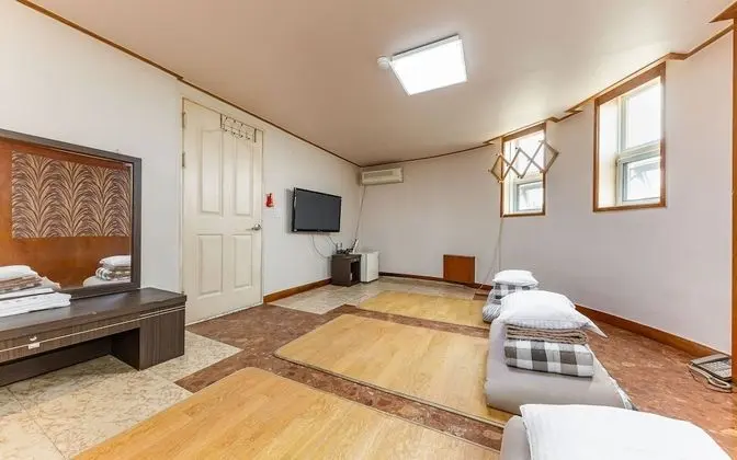 Oda (Ondol (large room))