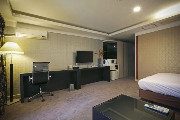 Deluxe Tek Büyük Yataklı Oda