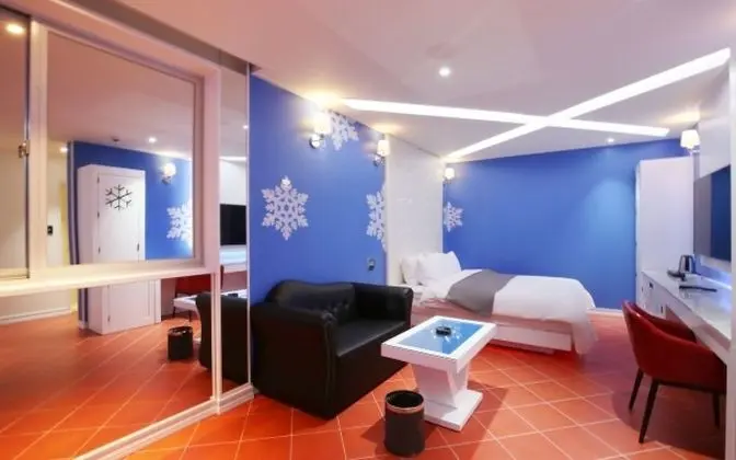 Oda (Premium (4959 -6612  Netflix availabl)