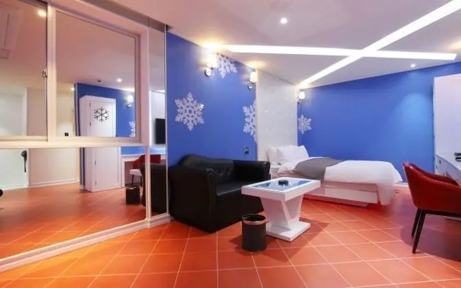 Oda (Premium (4959 -6612  Netflix availabl)