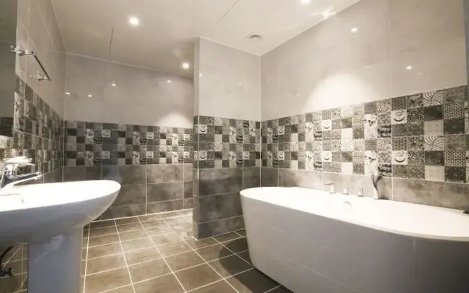 Oda (Premium (4959 -6612  Netflix availabl)