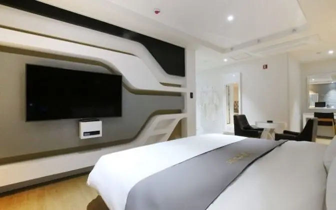 Oda (Premium (4959 -6612  Netflix availabl)