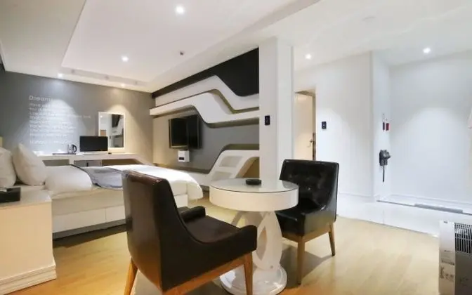 Oda (Premium (4959 -6612  Netflix availabl)