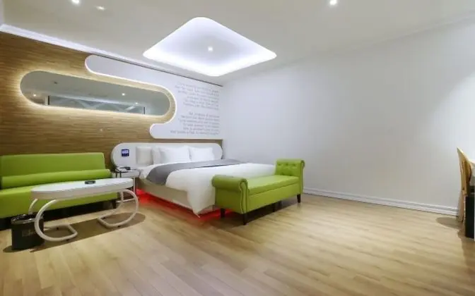 Oda (Premium (4959 -6612  Netflix availabl)