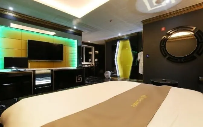 Oda (Premium (4959 -6612  Netflix availabl)