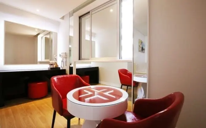 Oda (Premium (4959 -6612  Netflix availabl)