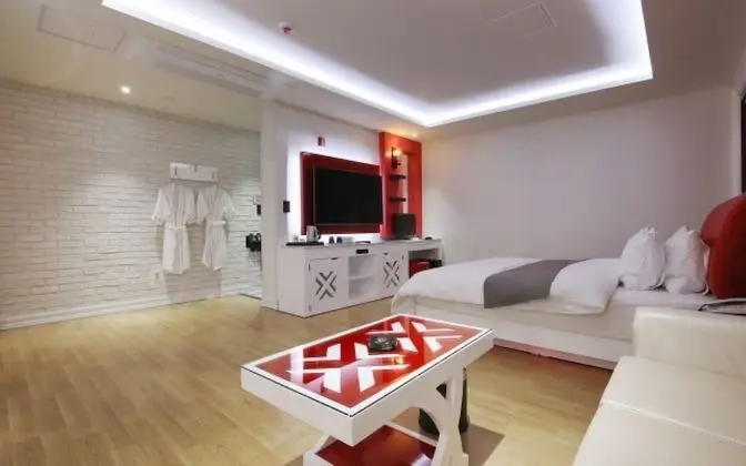 Oda (Premium (4959 -6612  Netflix availabl)