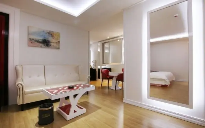 Oda (Premium (4959 -6612  Netflix availabl)