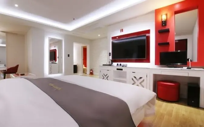 Oda (Premium (4959 -6612  Netflix availabl)