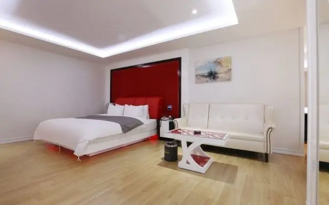 Oda (Premium (4959 -6612  Netflix availabl)