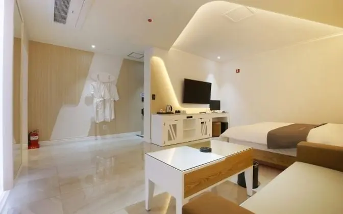 Oda (Premium (4959 -6612  Netflix availabl)