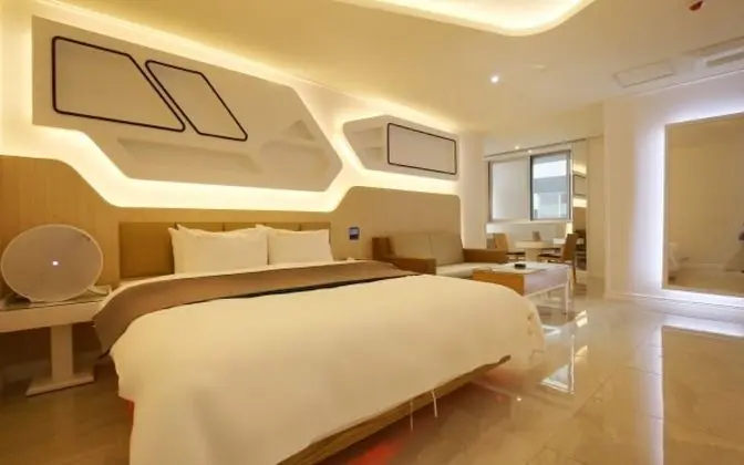 Oda (Premium (4959 -6612  Netflix availabl)