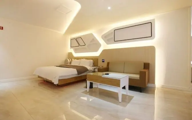 Oda (Premium (4959 -6612  Netflix availabl)