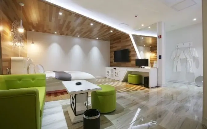 Oda (Premium (4959 -6612  Netflix availabl)