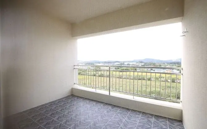 Oda (Suite (8264  Netflix available))