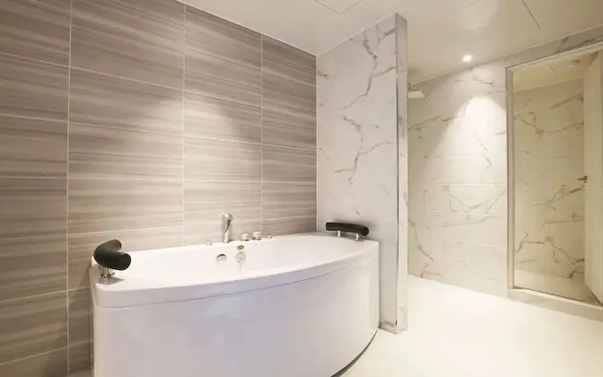 Oda (VIP (8264  Netflix available))