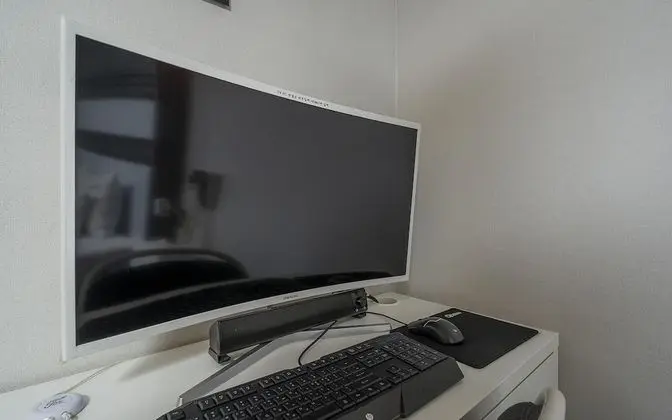 Oda (Deluxe (Netflix Available 65-inch Sma)
