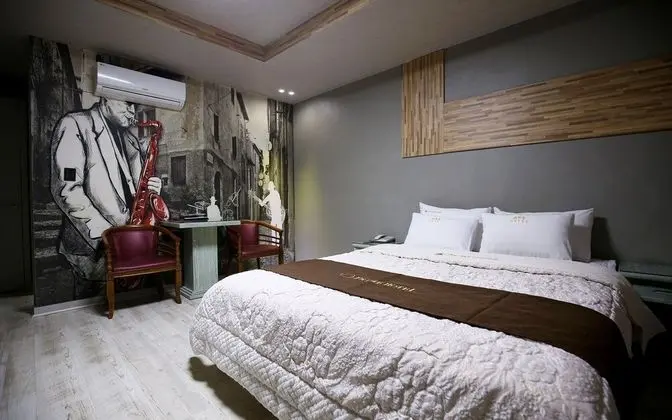 Oda (Standard room (Netflix viewing availa)