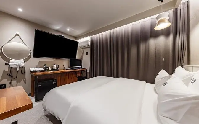Oda (Standard non-smoking room (65" l)