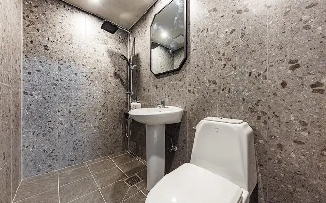 Oda (Standard non-smoking room (65" l)