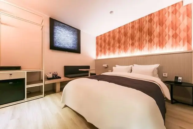 Oda (S+, Breakfast Included)