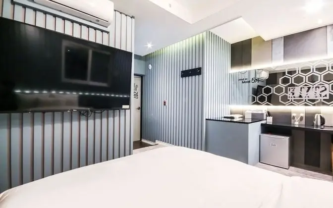 Oda (Gallery 2-Spa Whirlpool (Netflix view)