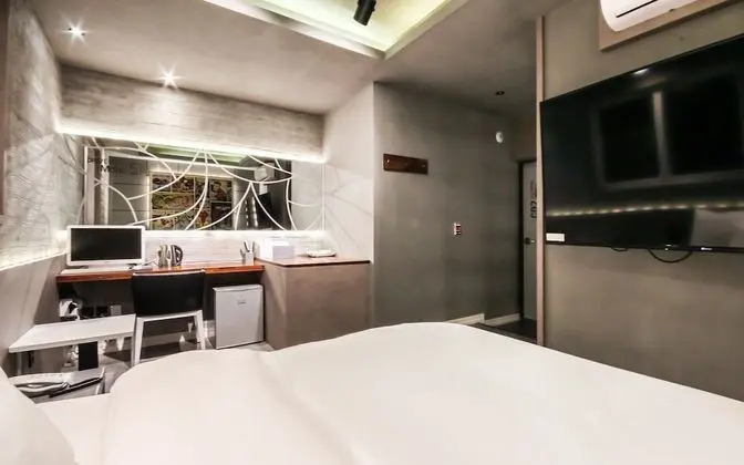 Oda (Gallery 2-Spa Whirlpool (Netflix view)