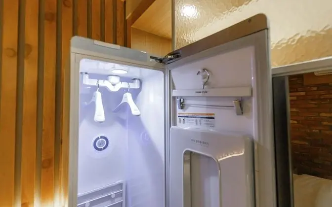 Oda (Deluxe (Netflix Disney + available eq)