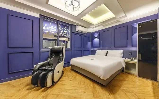 Oda (Premium (Netflix Disney + available S)