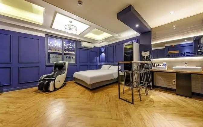 Oda (Premium (Netflix Disney + available S)