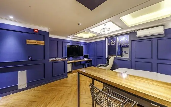 Oda (Premium (Netflix Disney + available S)