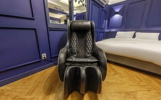 Oda (Premium (Netflix Disney + available S)