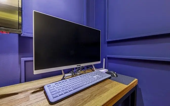 Oda (Premium (Netflix Disney + available S)