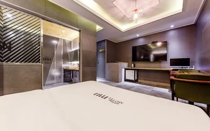 Oda (Standard (Netflix Disney + available))