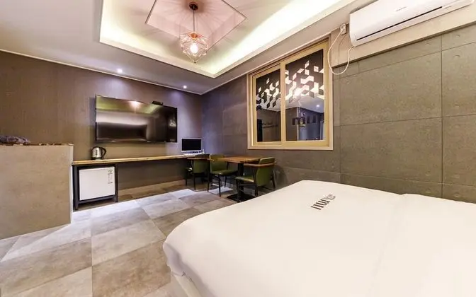 Oda (Standard (Netflix Disney + available))