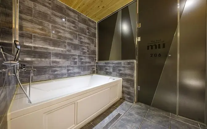 Oda (Standard (Netflix Disney + available))