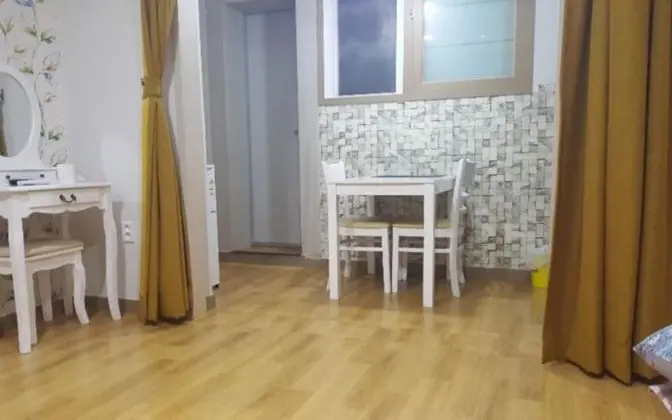 Oda (B Room Suite Room 1F (Kitchen + Priva)