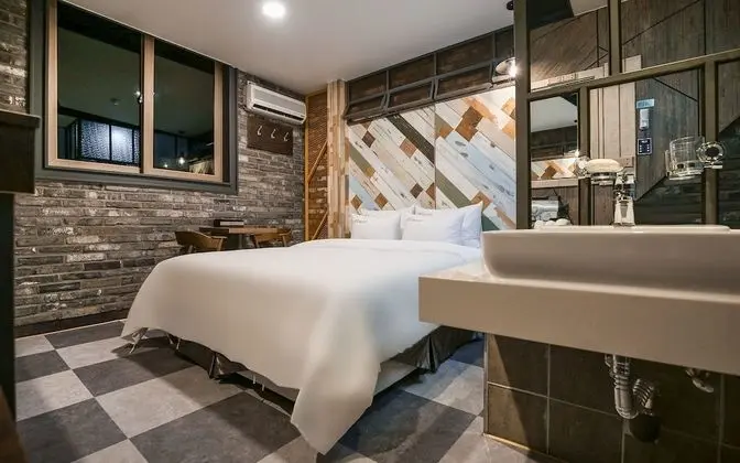 Oda (Deluxe (Netflix available))