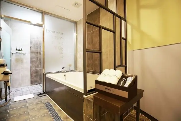 Oda (VIP 1 (styler Netflix available))