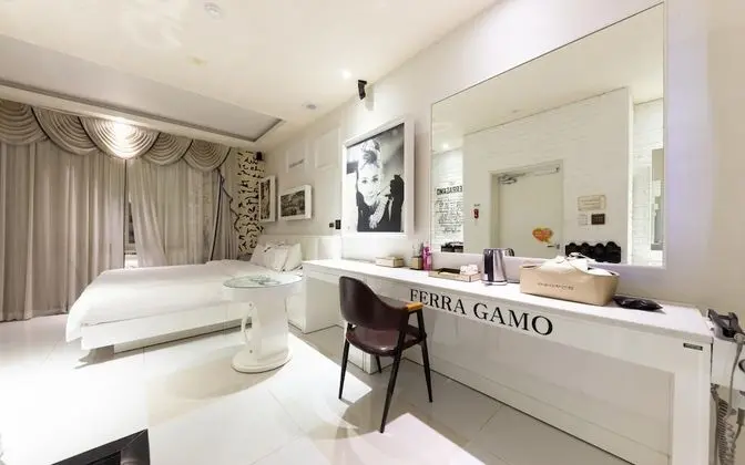 Oda (MY CAR - Secret DRIVE IN (OTT Service)