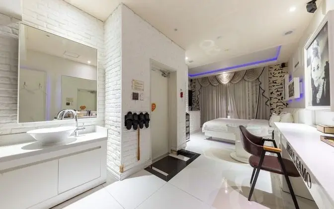 Oda (MY CAR - Secret DRIVE IN (OTT Service)