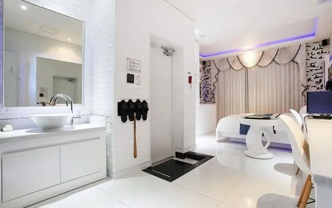 Oda (MY CAR - Secret DRIVE IN (OTT Service)