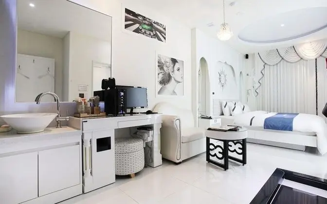 Oda (MY CAR - Secret DRIVE IN (OTT Service)