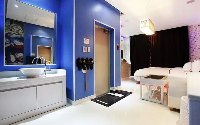 Oda (MY CAR - Secret DRIVE IN (OTT Service)