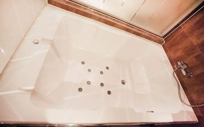 Oda (PREMIUM with AROMA Two Person Bathtub)