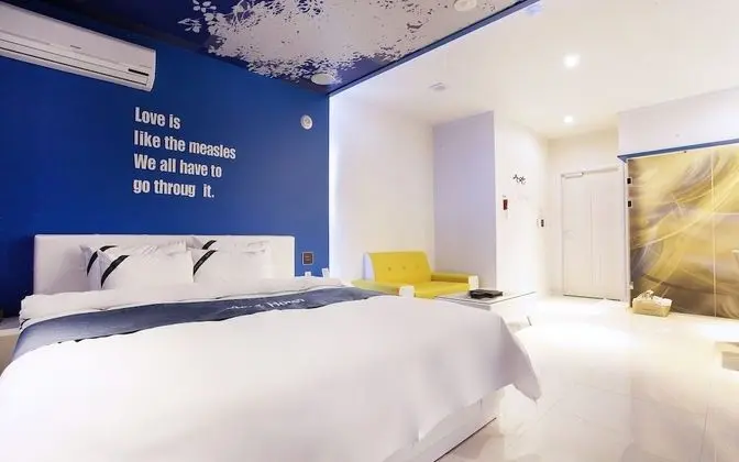 Oda (STANDARD with 1 PC (Ask Reception OTT)