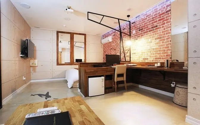 Oda (STANDARD with 1 PC (Ask Reception OTT)