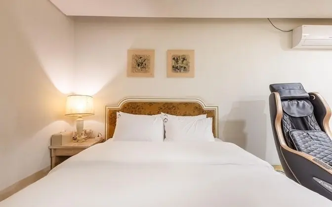 Oda (Spa &amp; massage deluxe (LG-4K 75 TV)