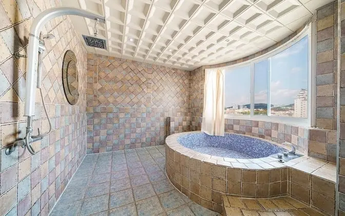 Oda (Suite (Netflix available 1PC night vi)