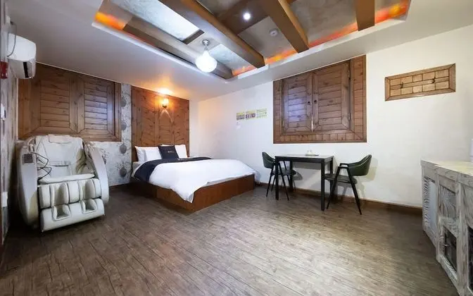 Oda (Elegance (65 inch TV bag PC/Netflix a)